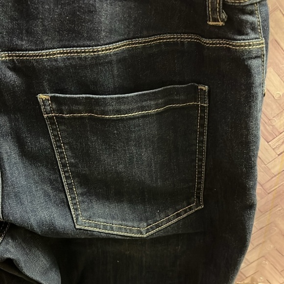 Ultimate fit platinum blue Chicos denim jeans, size 0.5 regular- 6 - Picture 3 of 9